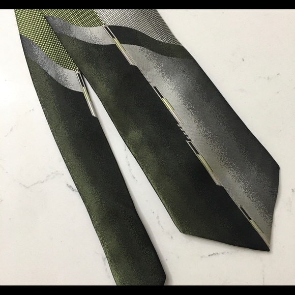 Pierre Cardin 100% silk tie! Beautiful! - Picture 3 of 6